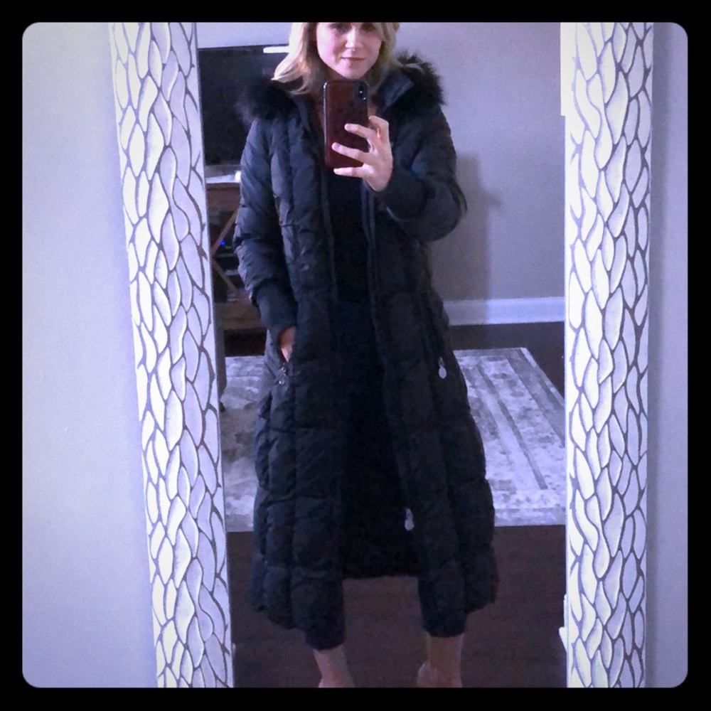 Tahari Black Long Puffer Coat with Fur Trim